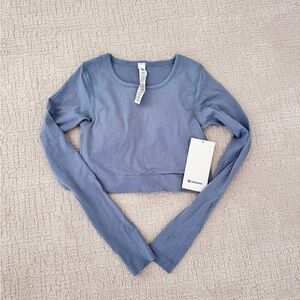 NWT Lululemon ebb to street long sleeve in chambray build in bra